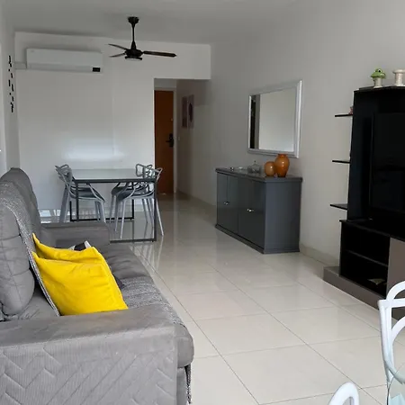 Lindo apartamento Guarujá Pitangueiras -3 Dormitórios 80 metros da praia-3